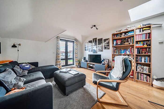 1 Bedroom Flat For Sale In Hartington Road, West Ealing, W13