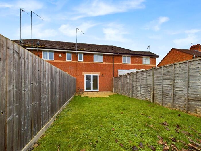 2 Bedroom Terraced House For Sale In Barry Road, Abington, Northampton, NN1