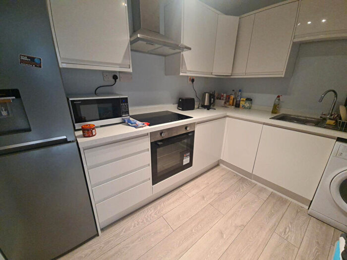 1 Bedroom Flat To Rent In Moorland Road, Leeds, LS6