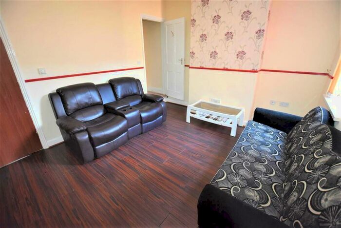 4 Bedroom Terraced House To Rent In Gaul Street, Leicester, LE3