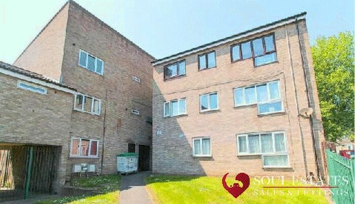 2 Bedroom Flat To Rent In Farmhouse Road, Willenhall, WV12