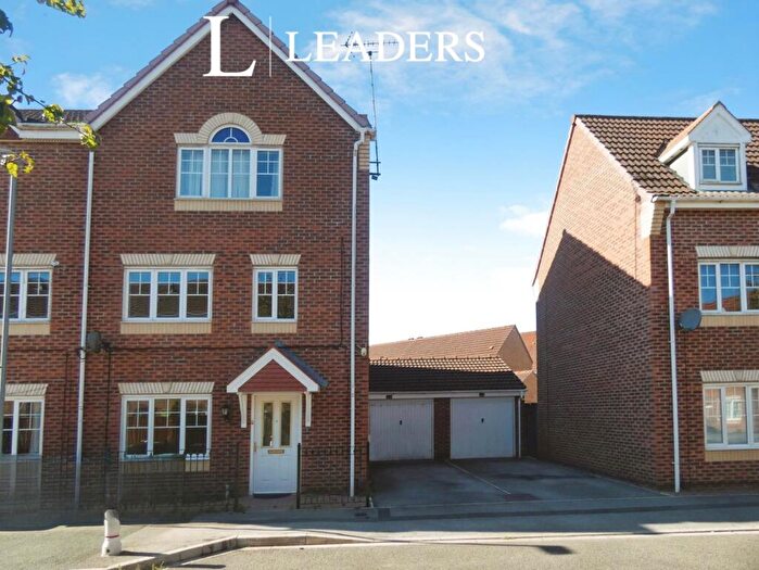 5 Bedroom Semi-Detached House To Rent In Cairngorm Drive, Mansfield, Nottinghamshire, NG18