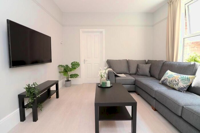 6 Bedroom Property To Rent In Shakespeare Avenue, Southampton, SO17