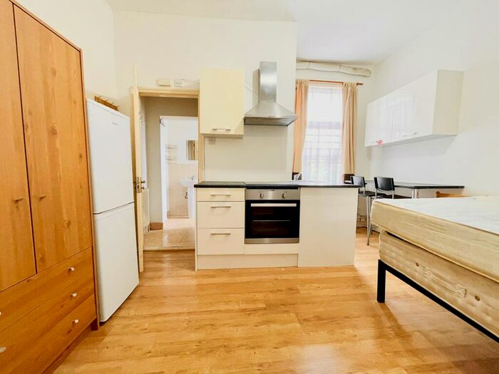 Studio To Rent In Norwich Road, E7
