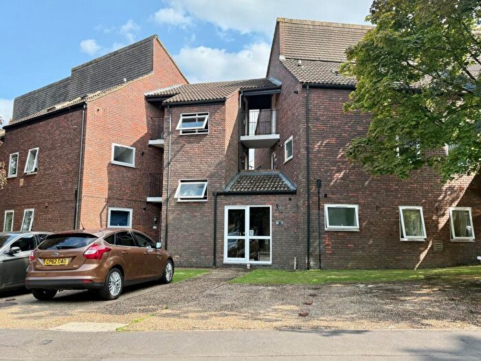 1 Bedroom Apartment For Sale In Northcott, Bracknell, RG12