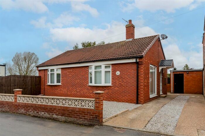 2 Bedroom Detached Bungalow For Sale In Pit Lane, Ryehill, Hull, HU12