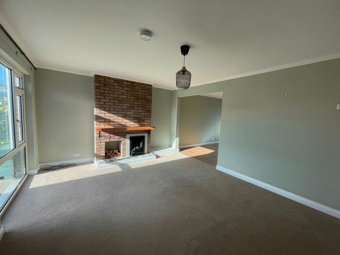 3 Bedroom Property To Rent In Denys Close, Dinas Powys, CF64