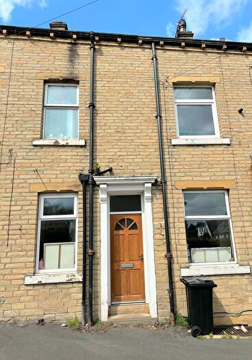 2 Bedroom Terraced House For Sale In East Park Road, Halifax, HX3
