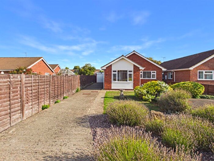3 Bedroom Detached Bungalow For Sale In Allendale Close, Longlevens, Gloucester, GL2