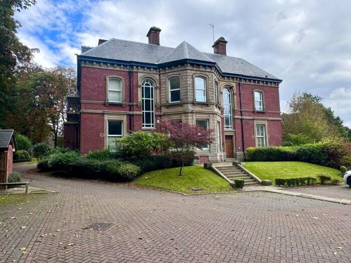 2 Bedroom Apartment For Sale In Clevelands Drive, Heaton, Bolton ., BL1