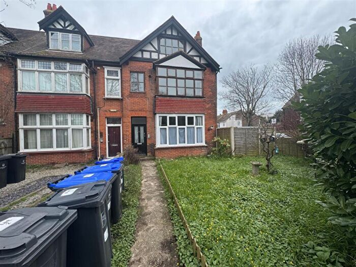 2 Bedroom Flat To Rent In Broadwater Road, Worthing, BN14