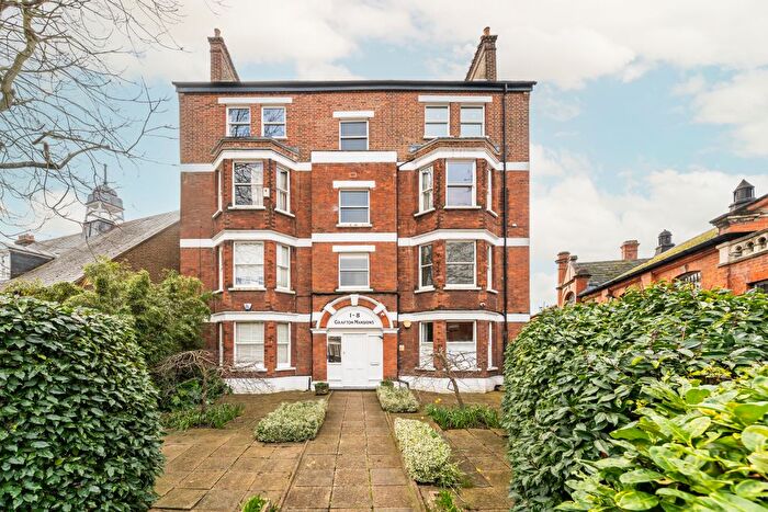 2 Bedroom Flat For Sale In Venn Street, London, SW4