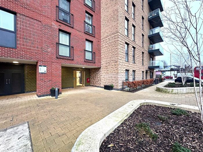 1 Bedroom Flat For Sale In Merrick Road, Southall, UB2