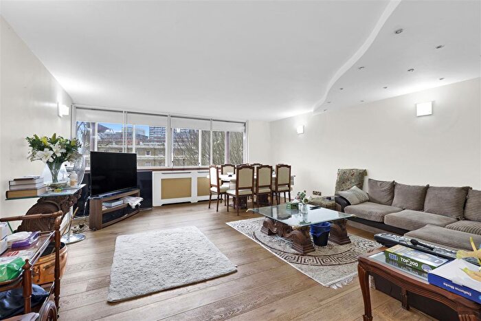 2 Bedroom Flat For Sale In The Quadrangle, London, W2