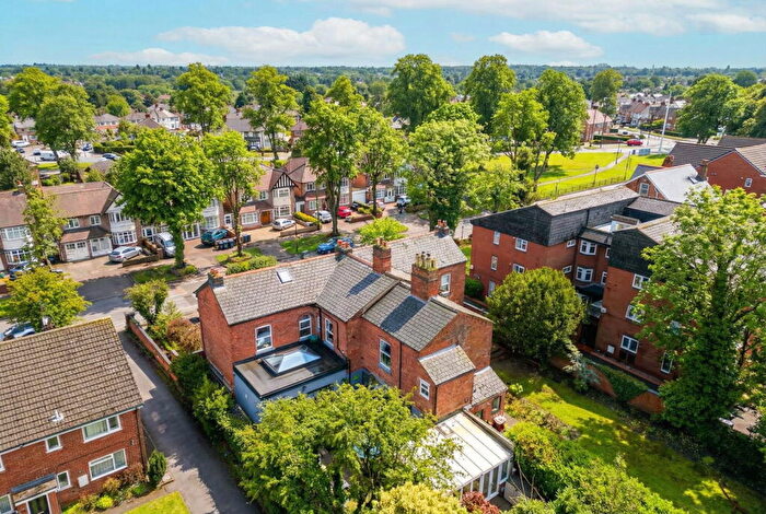 5 Bedroom Semi Detached House For Sale In Victoria Road, Acocks Green, B27