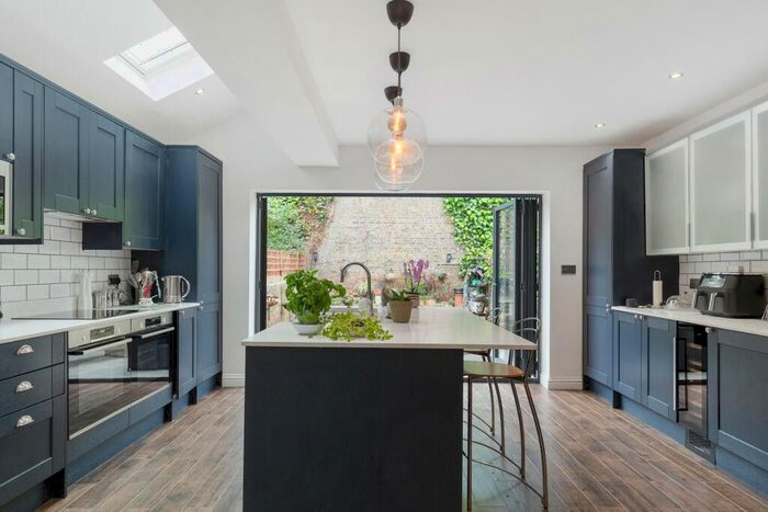 4 Bedroom Terraced House To Rent In Henslowe Road, London, SE22