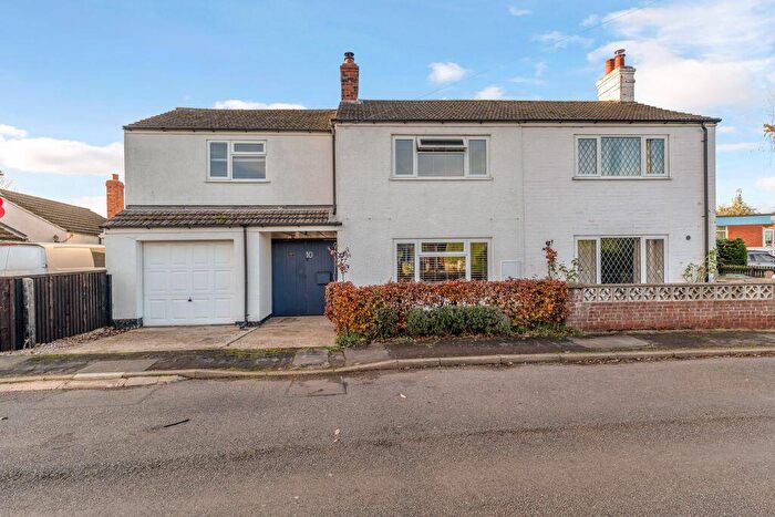 3 Bedroom Semi Detached House For Sale In Pelham Crescent, Keelby, DN41