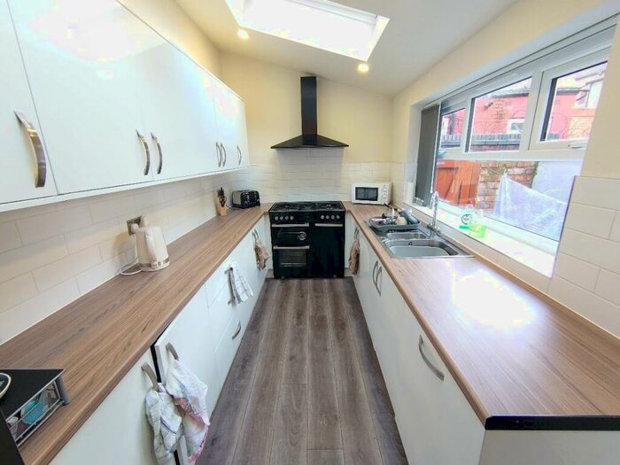 6 Bedroom Terraced House To Rent In Needham Road, Liverpool, L7