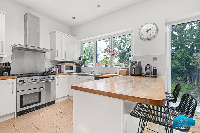 4 Bedroom Semi-Detached House To Rent In Queens Avenue, Whetstone, London, N20