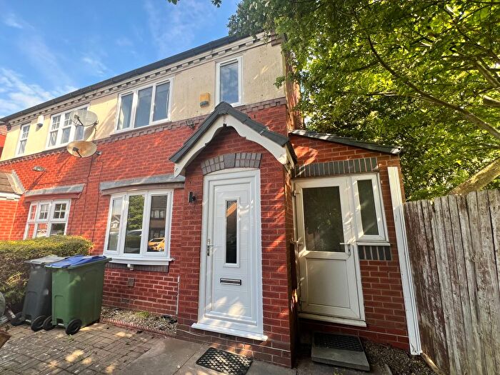 3 Bedroom Semi Detached House To Rent In Woodruff Way, Walsall, WS5
