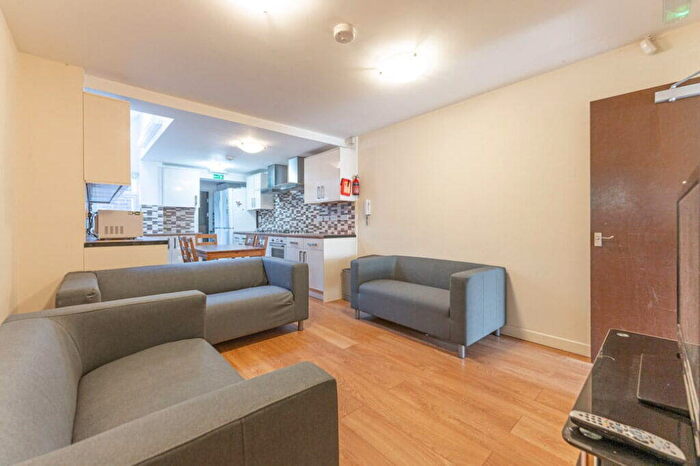 6 Bedroom Terraced House To Rent In Teignmouth Road, Selly Oak, Birmingham, B29