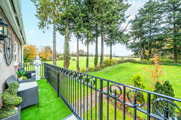 2 Bedroom Flat For Sale In Lymington Bottom, Four Marks, Alton, Hampshire, GU34