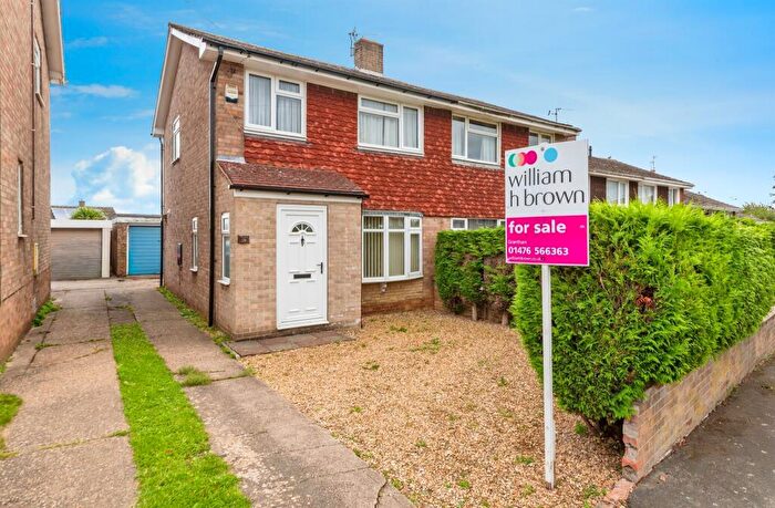 3 Bedroom Semi-Detached House For Sale In Goodliff Road, Grantham, NG31