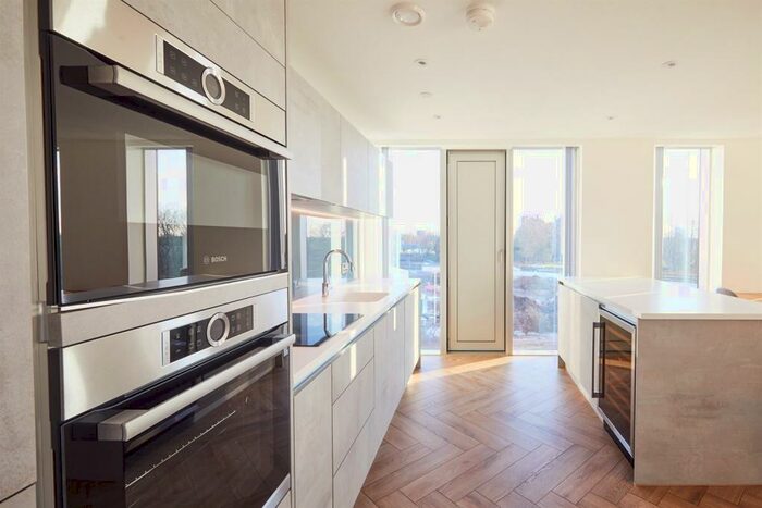 2 Bedroom Apartment To Rent In Victoria Residence, M15