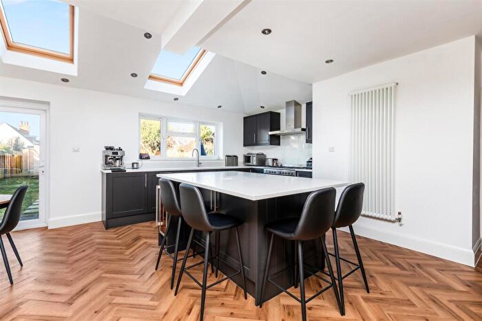 5 Bedroom Detached House For Sale In Nutbourne Road, Worthing, BN14