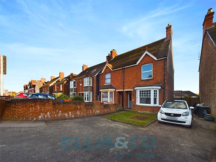 3 Bedroom Semi-Detached House To Rent In Hadlow Road, Tonbridge, Kent, TN9