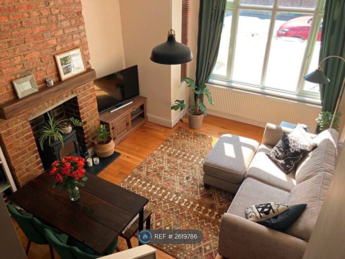 1 Bedroom Flat To Rent In Broxholm Road, London, SE27