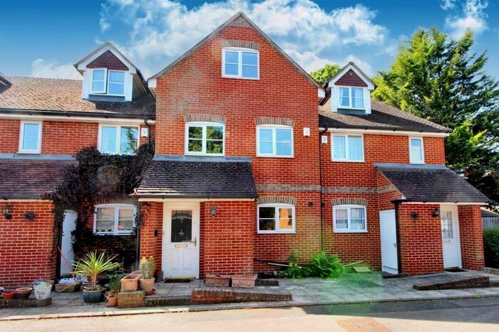 3 Bedroom House To Rent In Mansard Mews, Pangbourne, RG8