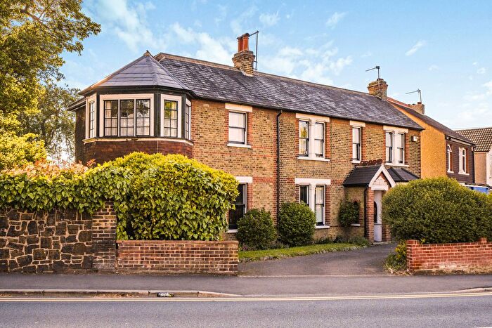 4 Bedroom Detached House For Sale In Station Road, Crayford, Dartford, DA1