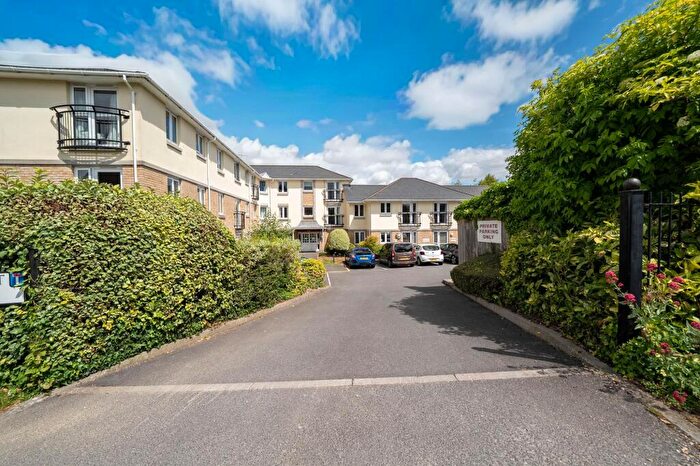 1 Bedroom Flat For Sale In Westfield Court, Old Winton Road, Andover, SP10