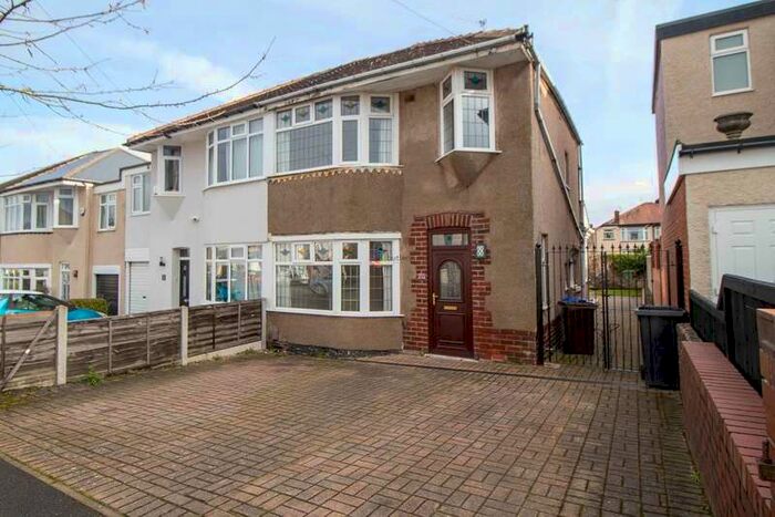 3 Bedroom Semi-Detached House To Rent In Gleadless Avenue, Sheffield, S12