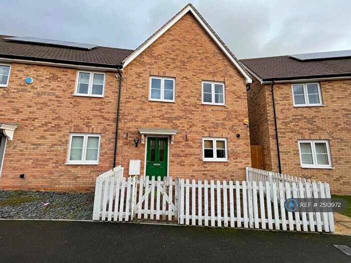 3 Bedroom Semi-Detached House To Rent In Bernwelle Avenue, London, RM3