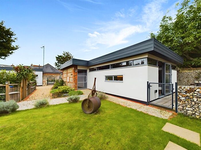 2 Bedroom Detached Bungalow To Rent In Church Road, Worthing, BN13