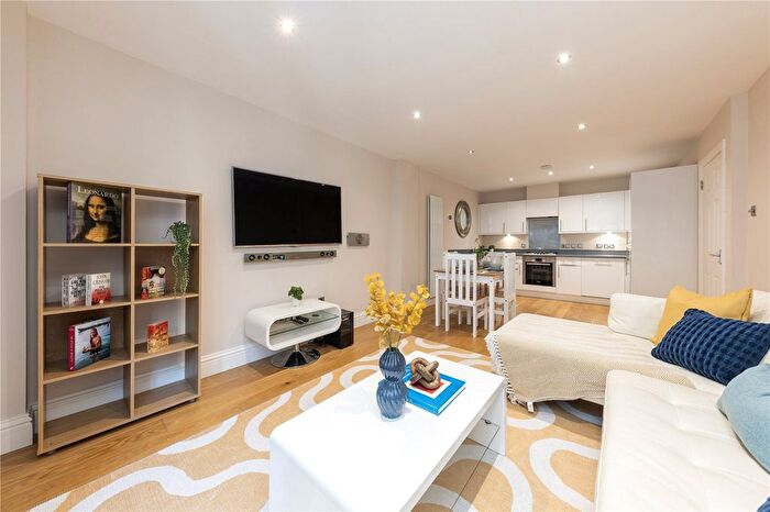 2 Bedroom Flat For Sale In Lion Court, Magdalen Street, London, SE1