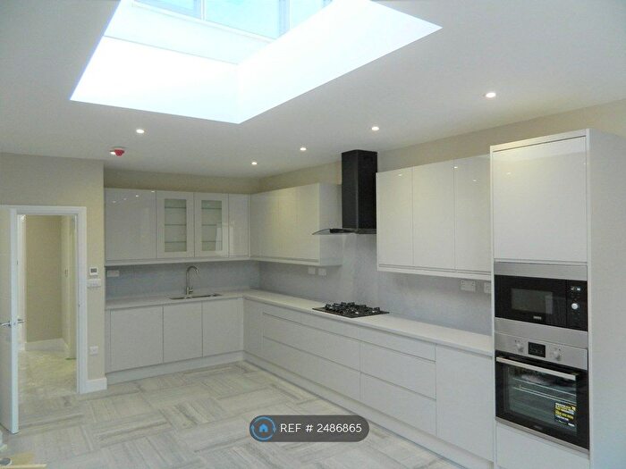 4 Bedroom Semi-Detached House To Rent In Twyford Road, Harrow, HA2