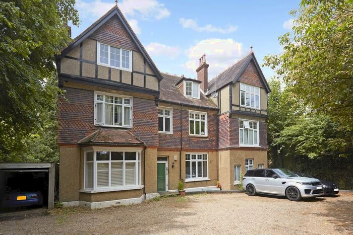 2 Bedroom Flat To Rent In Stanstead Road, Caterham, CR3