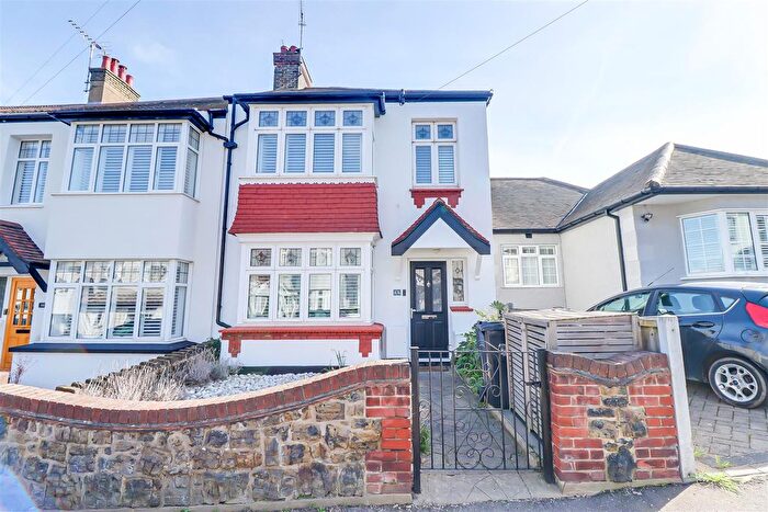 3 Bedroom Semi Detached House For Sale In Marguerite Drive, Leigh-On-Sea, SS9