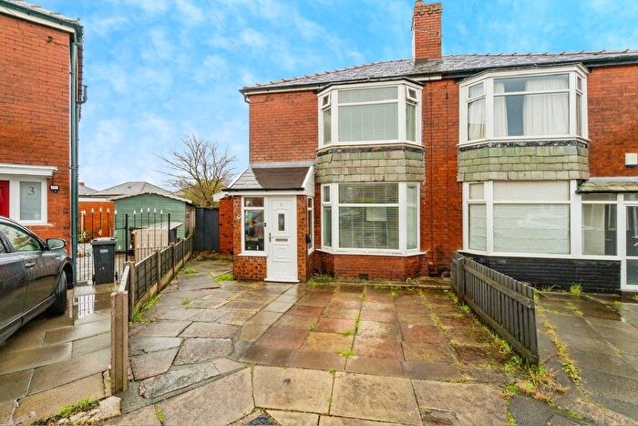 3 Bedroom Semi Detached House For Sale In Frankford Square, Bolton, Lancashire, BL1