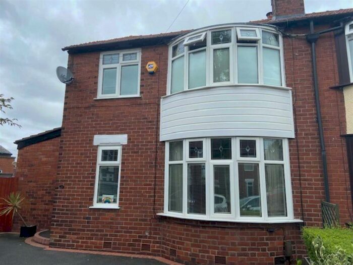 3 Bedroom Semi-Detached House To Rent In Gainsborough Avenue, Withington, M20