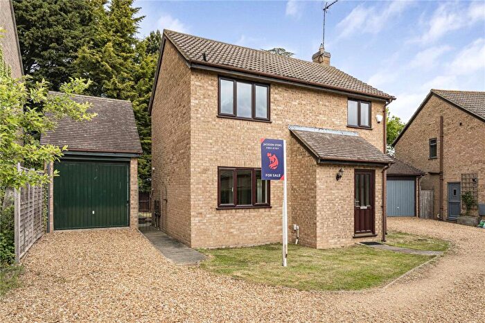 3 Bedroom Detached House For Sale In Wentworth Drive, Oundle, Peterborough, Northamptonshire, PE8