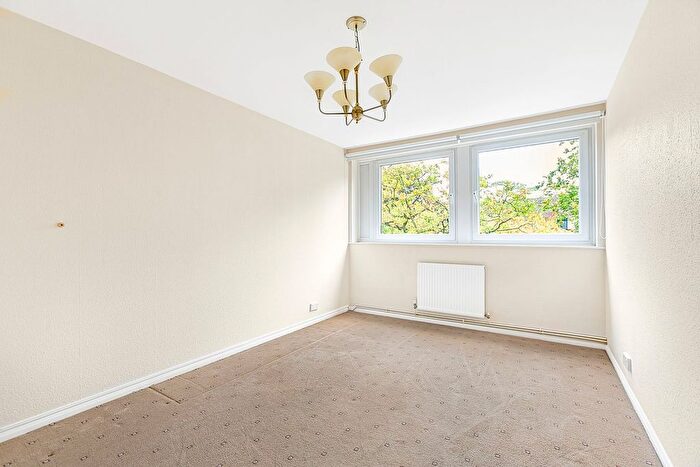 2 Bedroom Flat For Sale In Charnwood, High Road, Buckhurst Hill, IG9