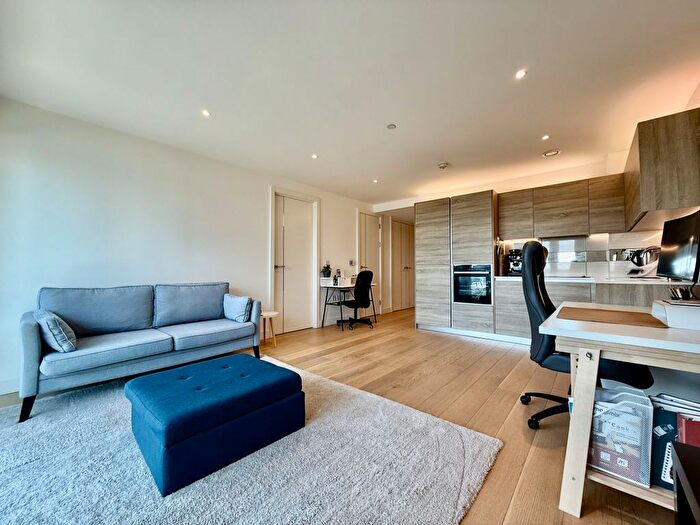 1 Bedroom Flat To Rent In Hampton Apartments, Duke Of Wellington Avenue, Woolwich, London, SE18