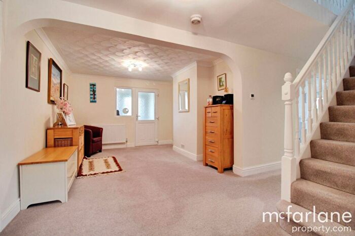 6 Bedroom Detached House For Sale In Uffcott, Swindon, SN4