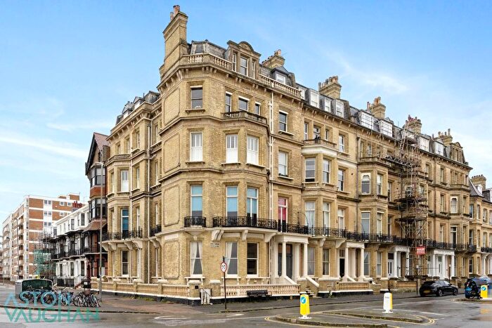 3 Bedroom Maisonette To Rent In Kings Gardens, Hove, BN3