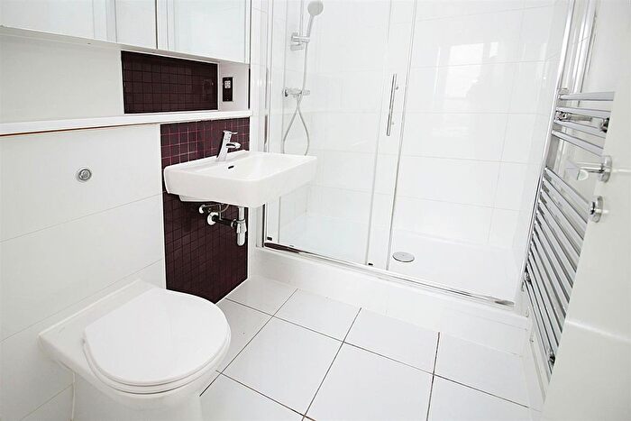 2 Bedroom Flat To Rent In Cotterells, Hemel Hempstead, HP1