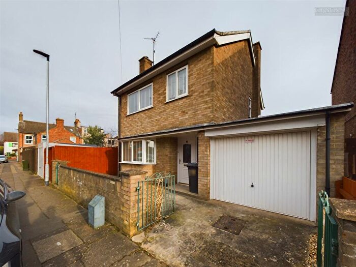 3 Bedroom Detached House To Rent In South Parade, Peterborough, PE3